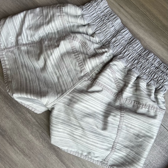Lululemon Tracker Short II Wee Are From GRAY SPACE SILVER SPOON size 6 - Picture 5 of 5